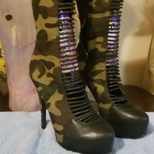 Women army fatigue boots